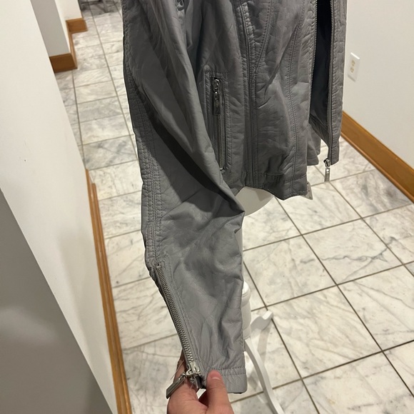 COPY - Brand new gray leather jacket watch video 🖤🥰 - Picture 4 of 5